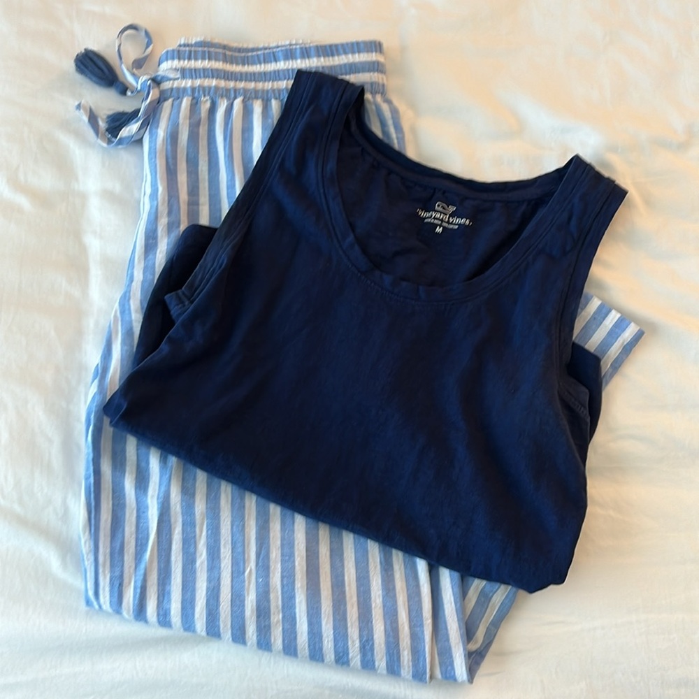 Like New VineYard Vines wide leg pants, size M
